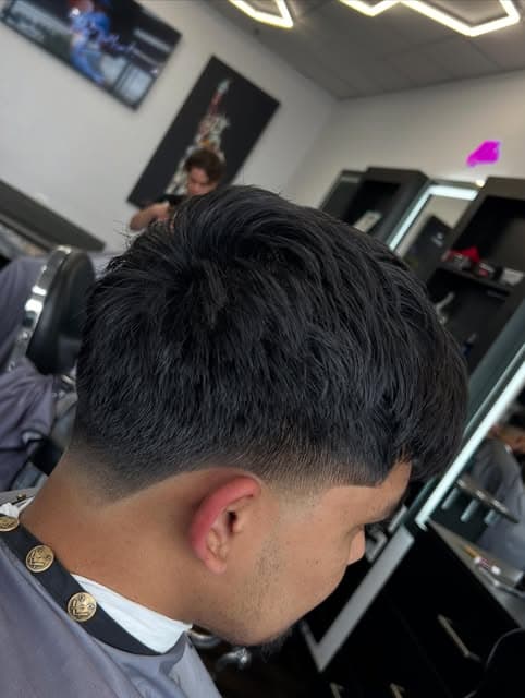 Low drop fade with a textured top